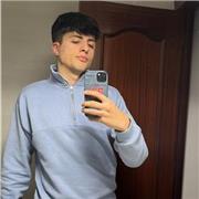 Estudiante de magisterio, ubicado en Bilbao y preparado para dar cualquier materia dentro de la educación primaria.